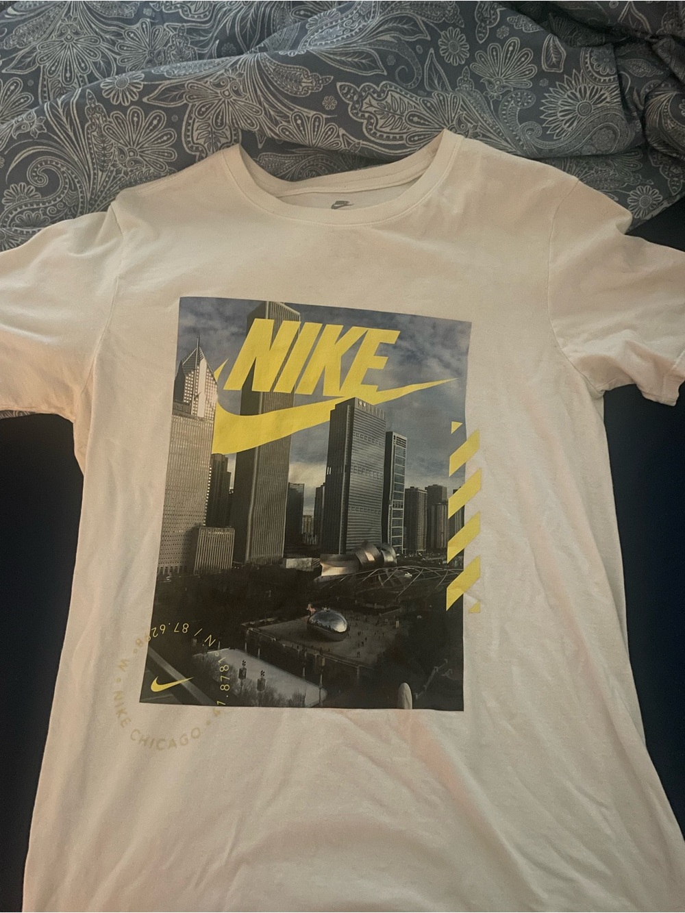 Nike Men’s White Short-Sleeve Chicago Tee